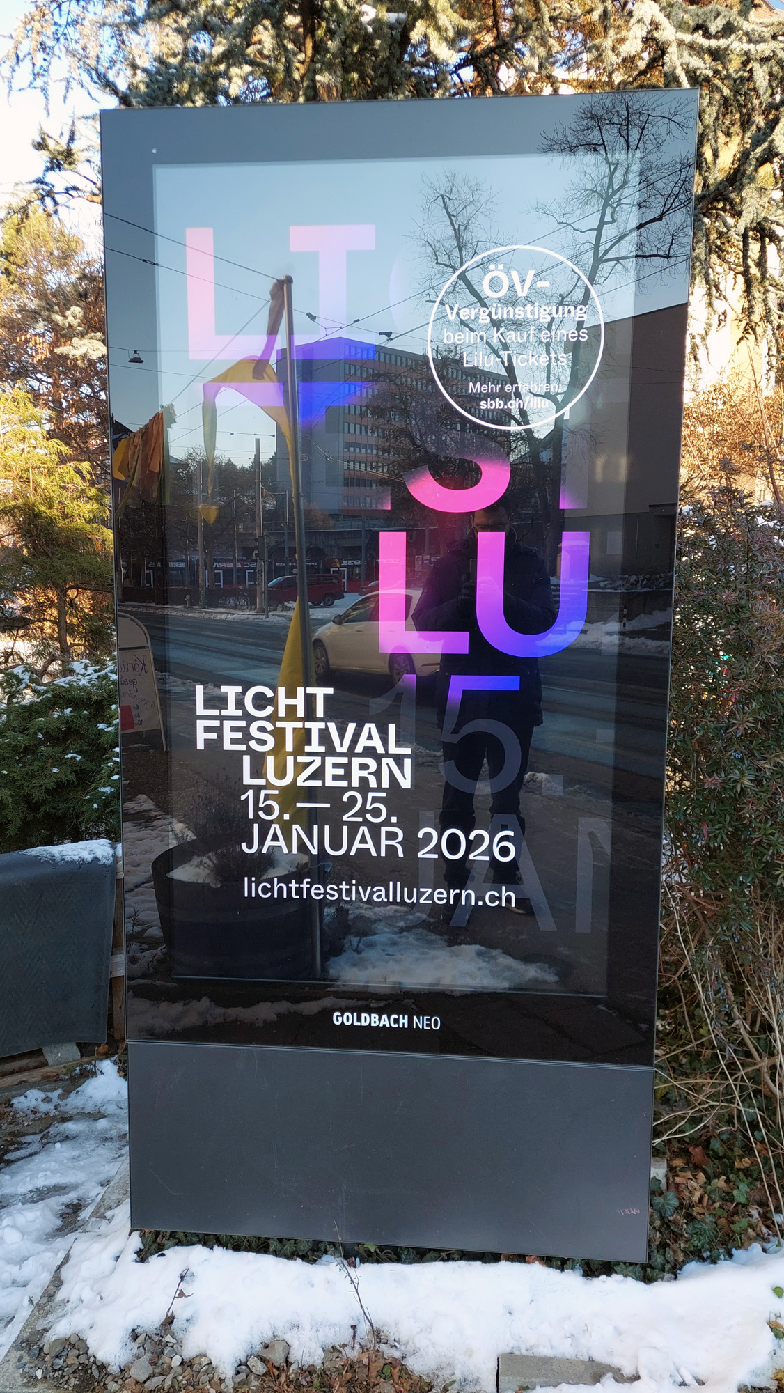 echoezine Vergleich Plakat und Screen Mark Hohn